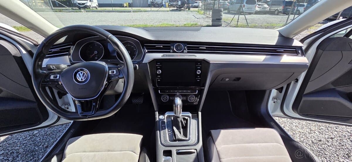 2019 Volkswagen PASSAT - 15