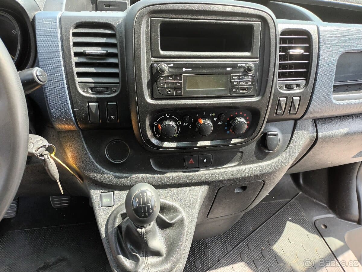 2015 Opel VIVARO - 15