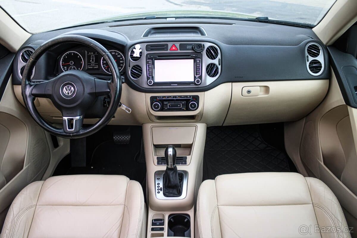 2010 Volkswagen TIGUAN - 15