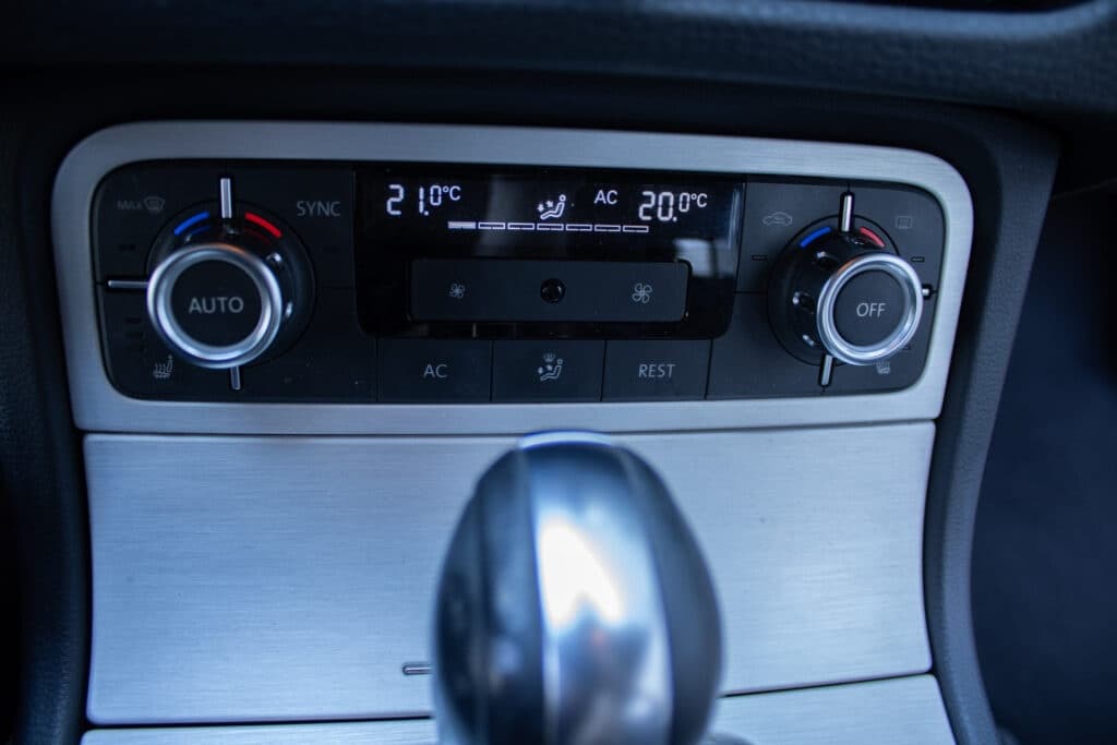 2013 Volkswagen TOUAREG - 15
