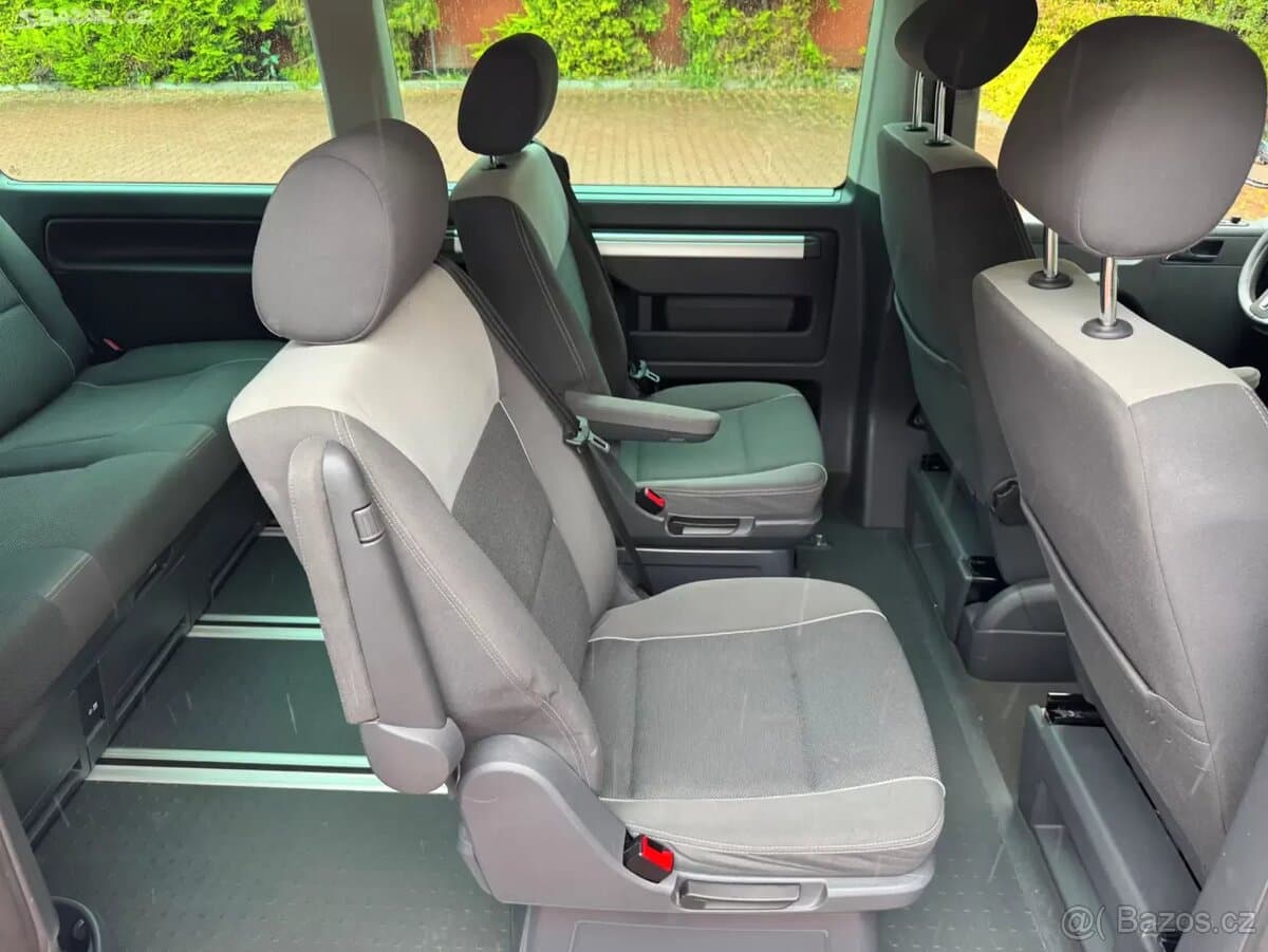 2011 Volkswagen MULTIVAN - 15