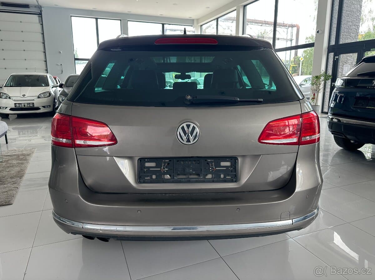 2011 Volkswagen PASSAT - 15