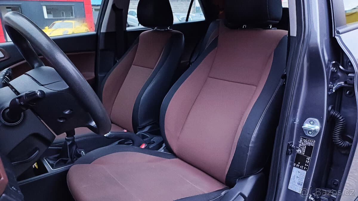 2015 Hyundai i20 - 15