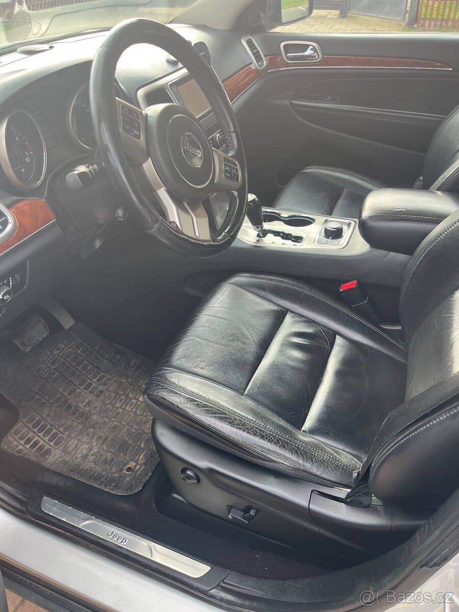 2011 Jeep CHEROKEE - 15
