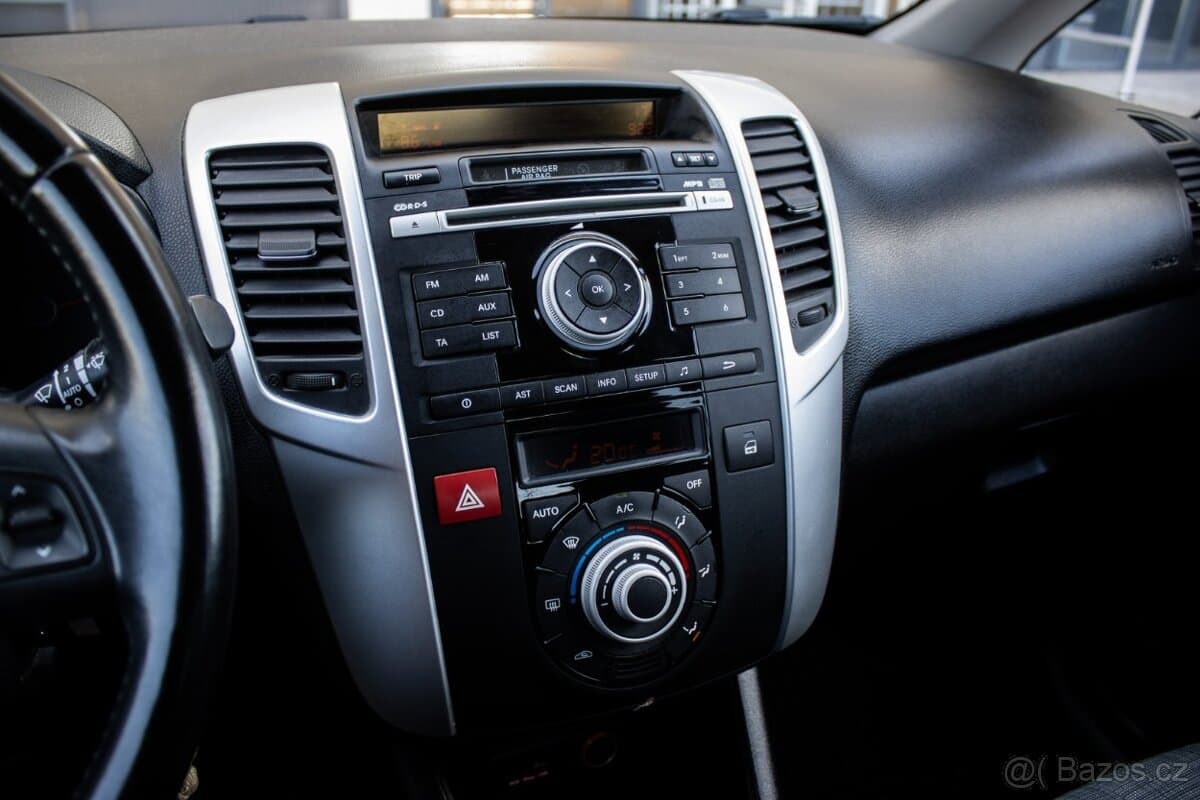 2015 Kia VENGA - 15