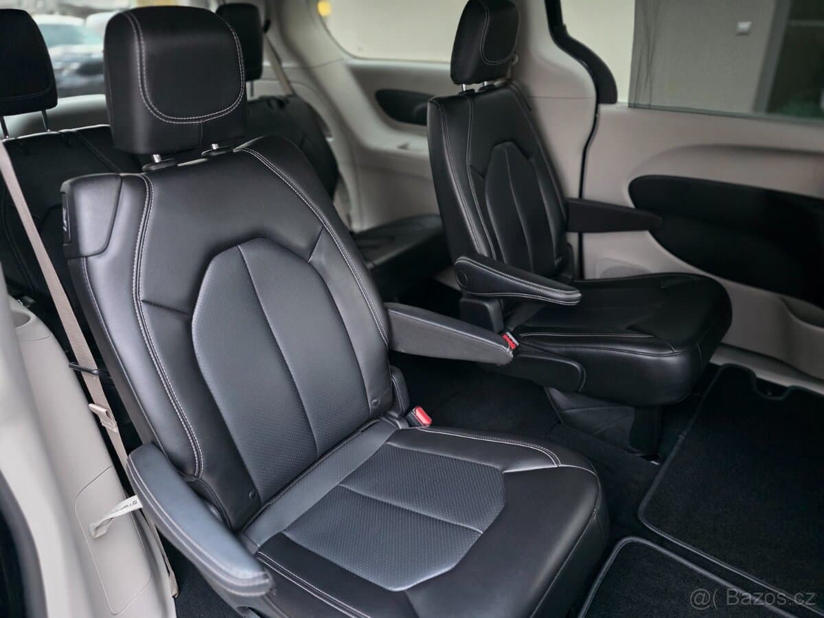 2023 Chrysler PACIFICA - 15