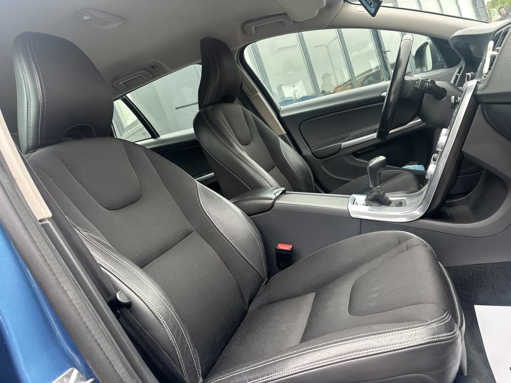 2016 Volvo V60 - 15