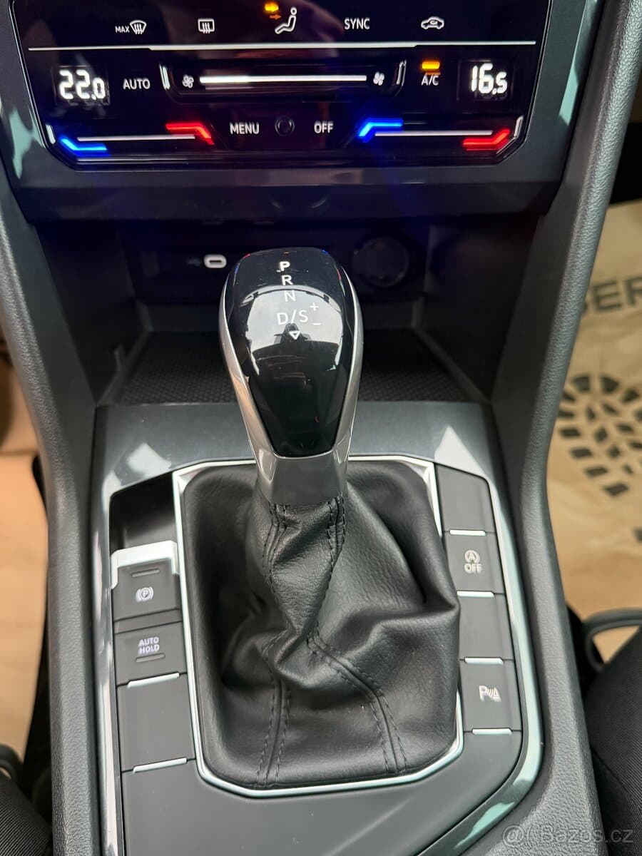 2021 Volkswagen TIGUAN - 15