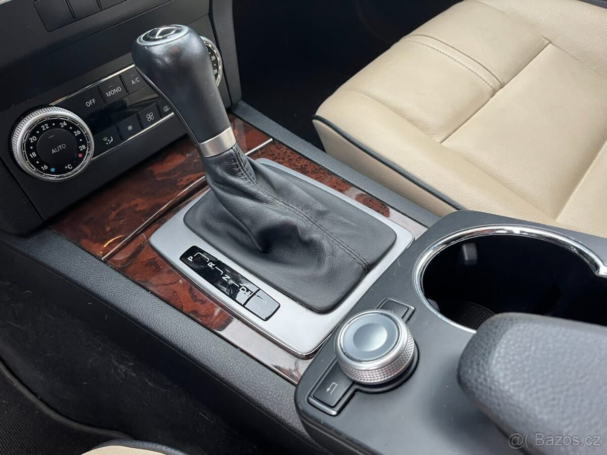 2010 Mercedes-Benz GLK - 15