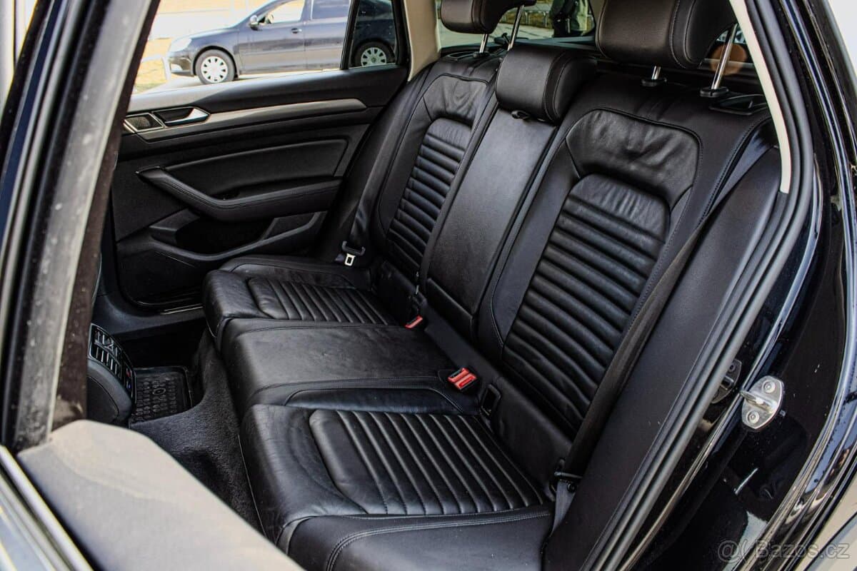 2017 Volkswagen PASSAT - 15