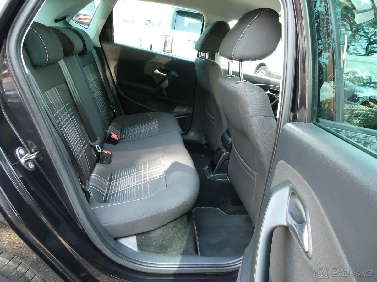 2015 Volkswagen POLO - 15
