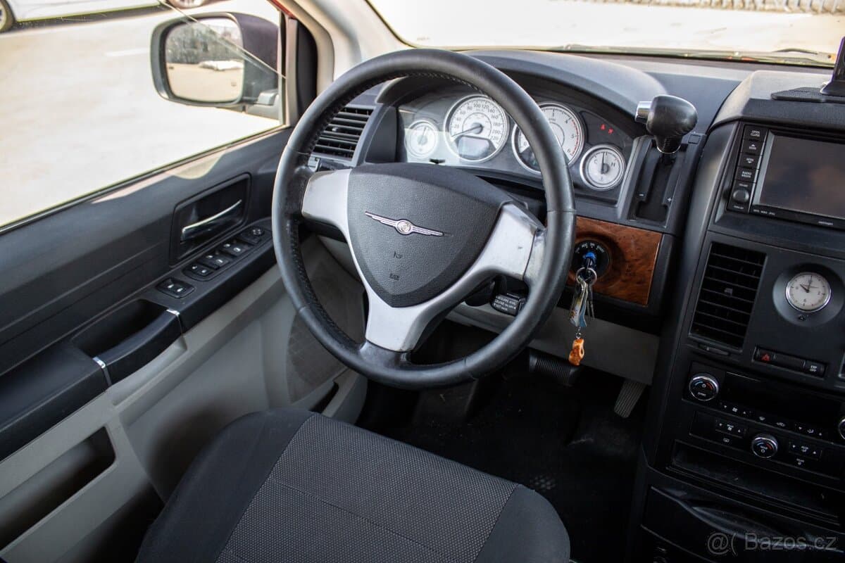 2009 Chrysler VOYAGER - 15