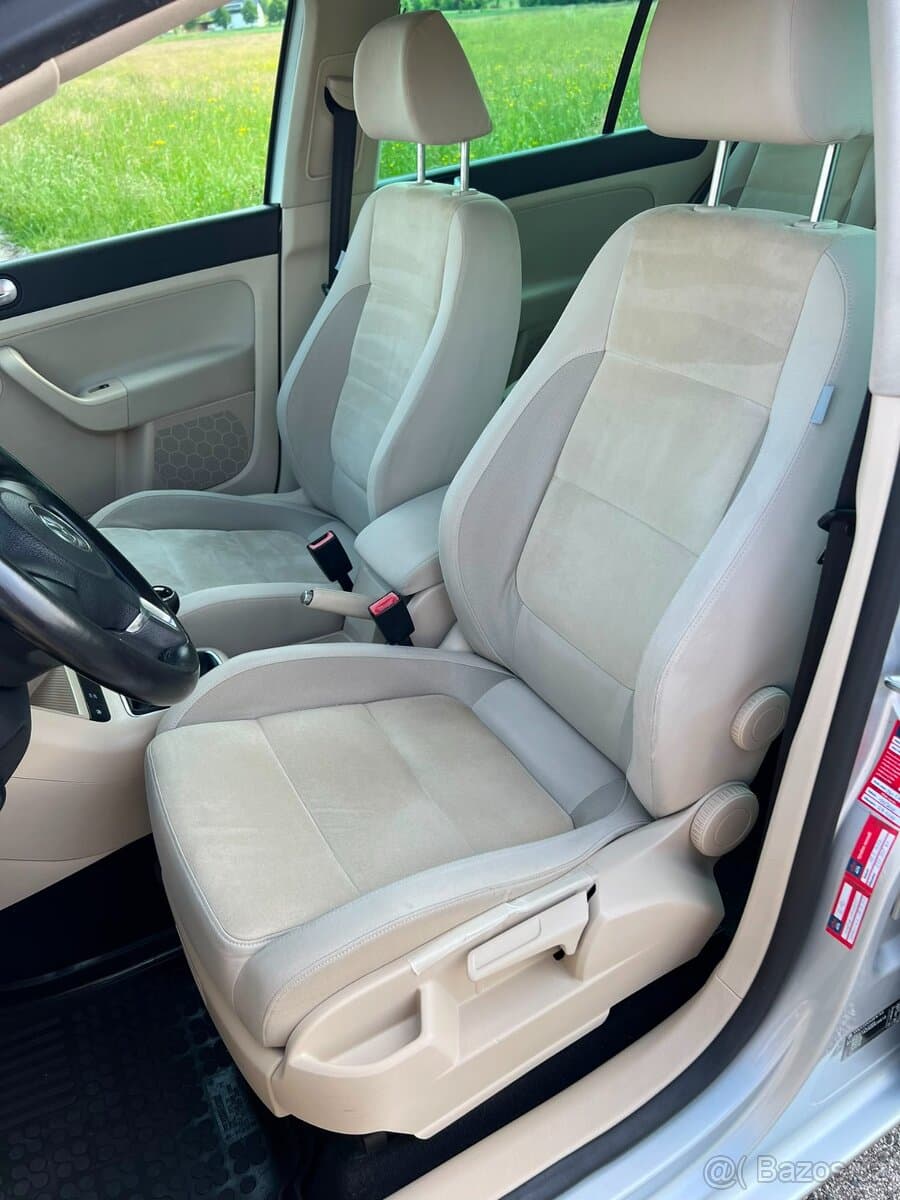 2009 Volkswagen GOLF - 15