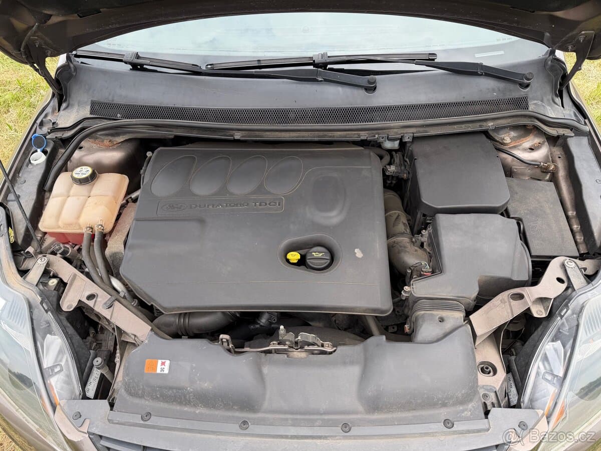 2010 Ford FOCUS - 15