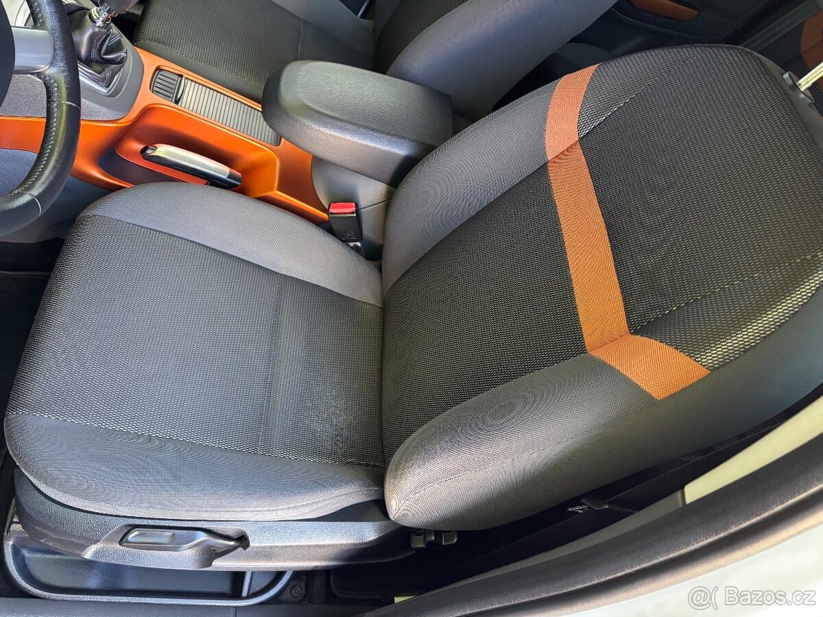 2010 Ford KUGA - 15
