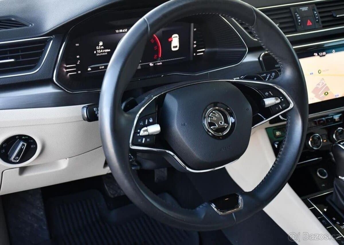 2022 Škoda SUPERB - 15