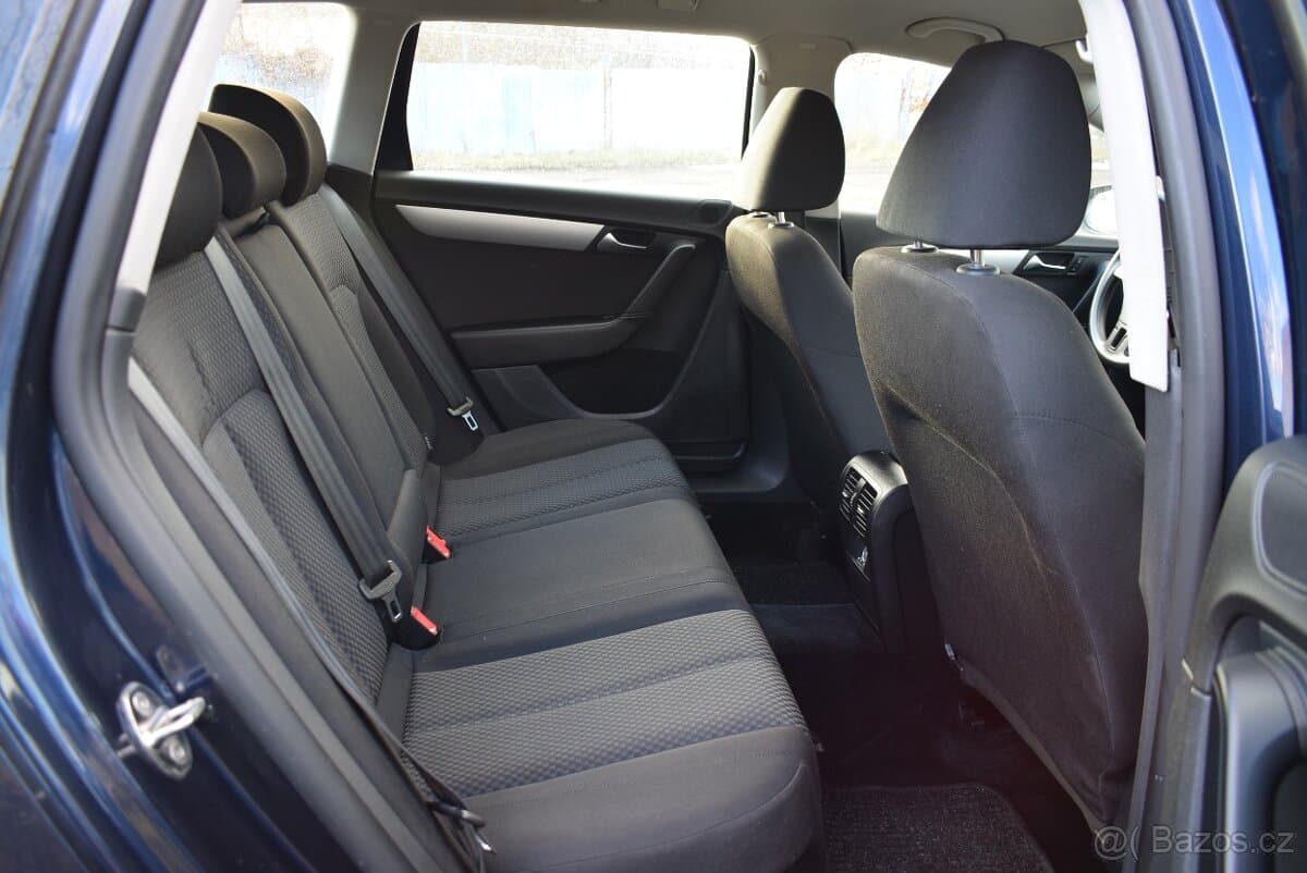 2011 Volkswagen PASSAT - 15