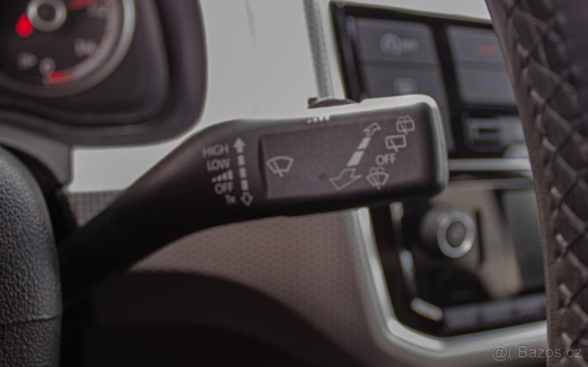 2018 Volkswagen UP! - 15