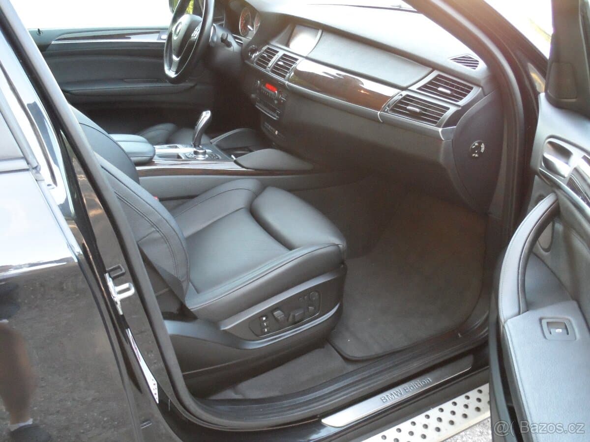 2012 BMW X6 - 15