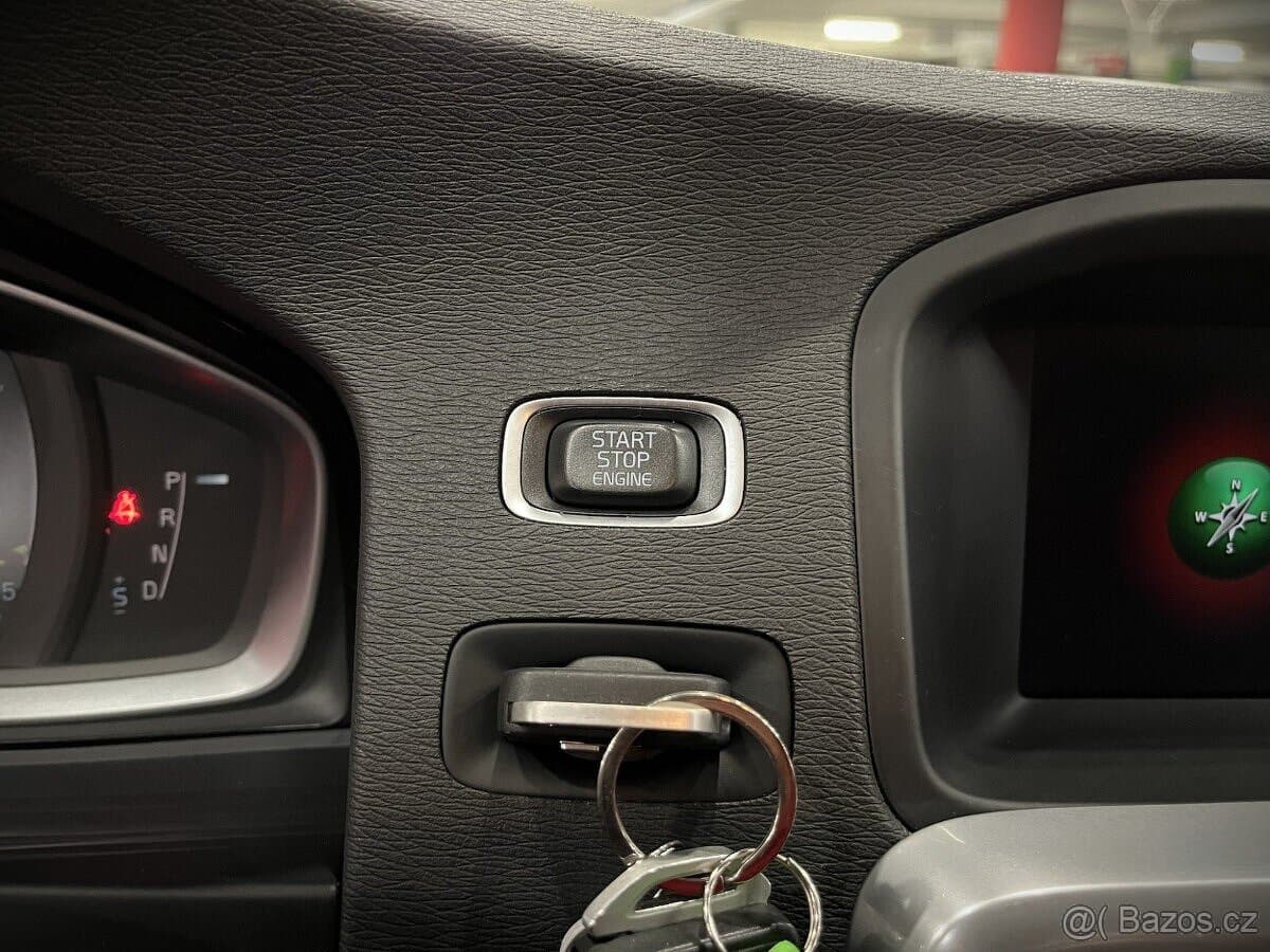 2018 Volvo V60 - 15
