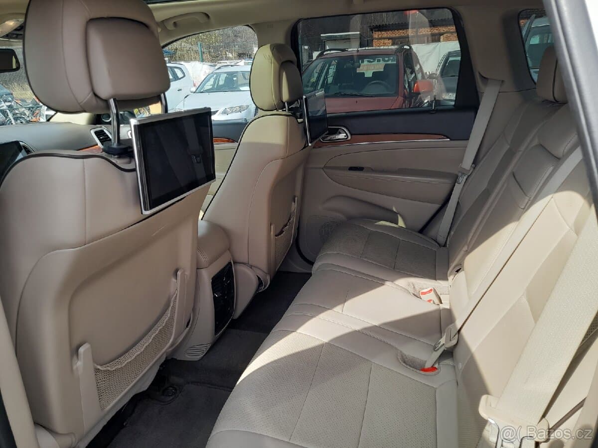 2011 Jeep CHEROKEE - 15
