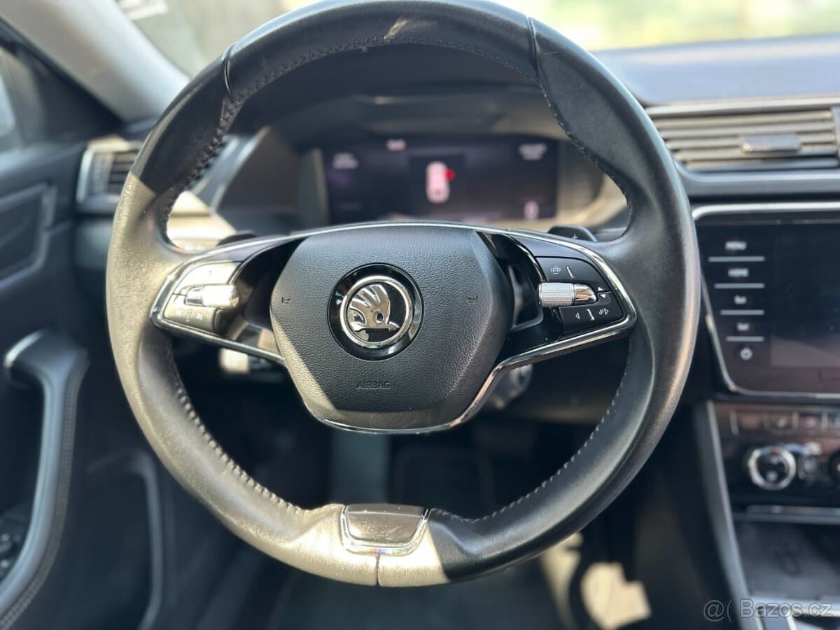 2022 Škoda SUPERB - 15