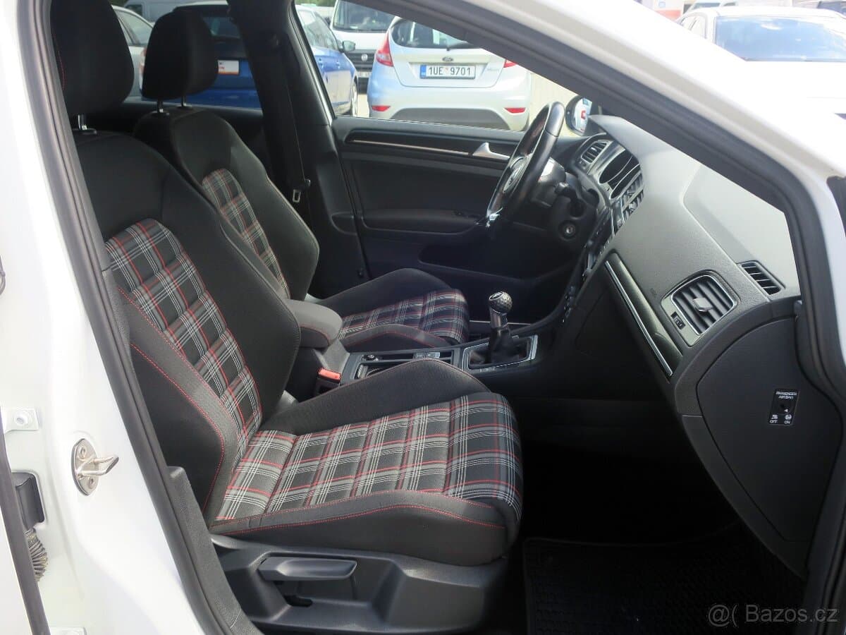 2015 Volkswagen GOLF - 15