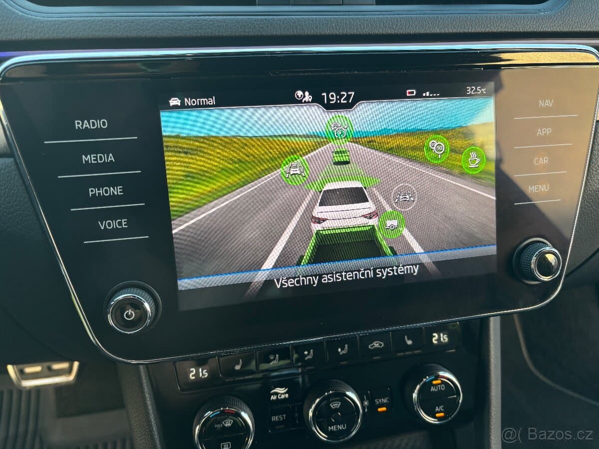 2022 Škoda SUPERB - 15