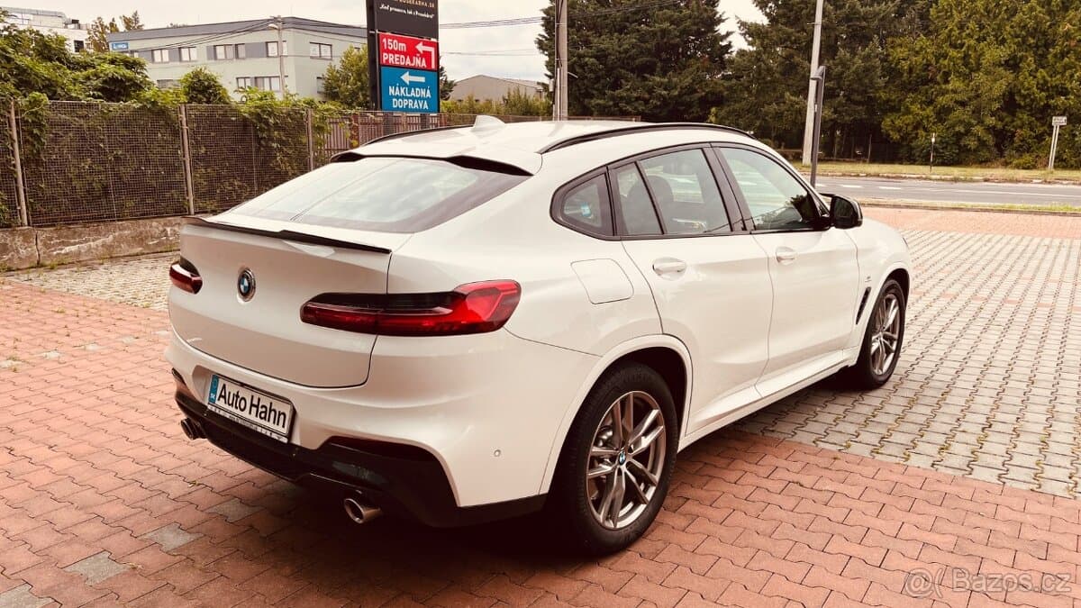 2020 BMW X4 - 15