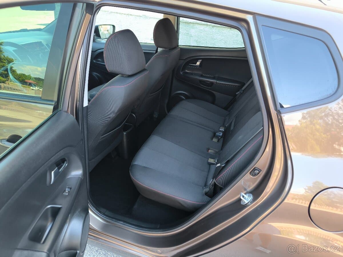 2017 Kia VENGA - 15