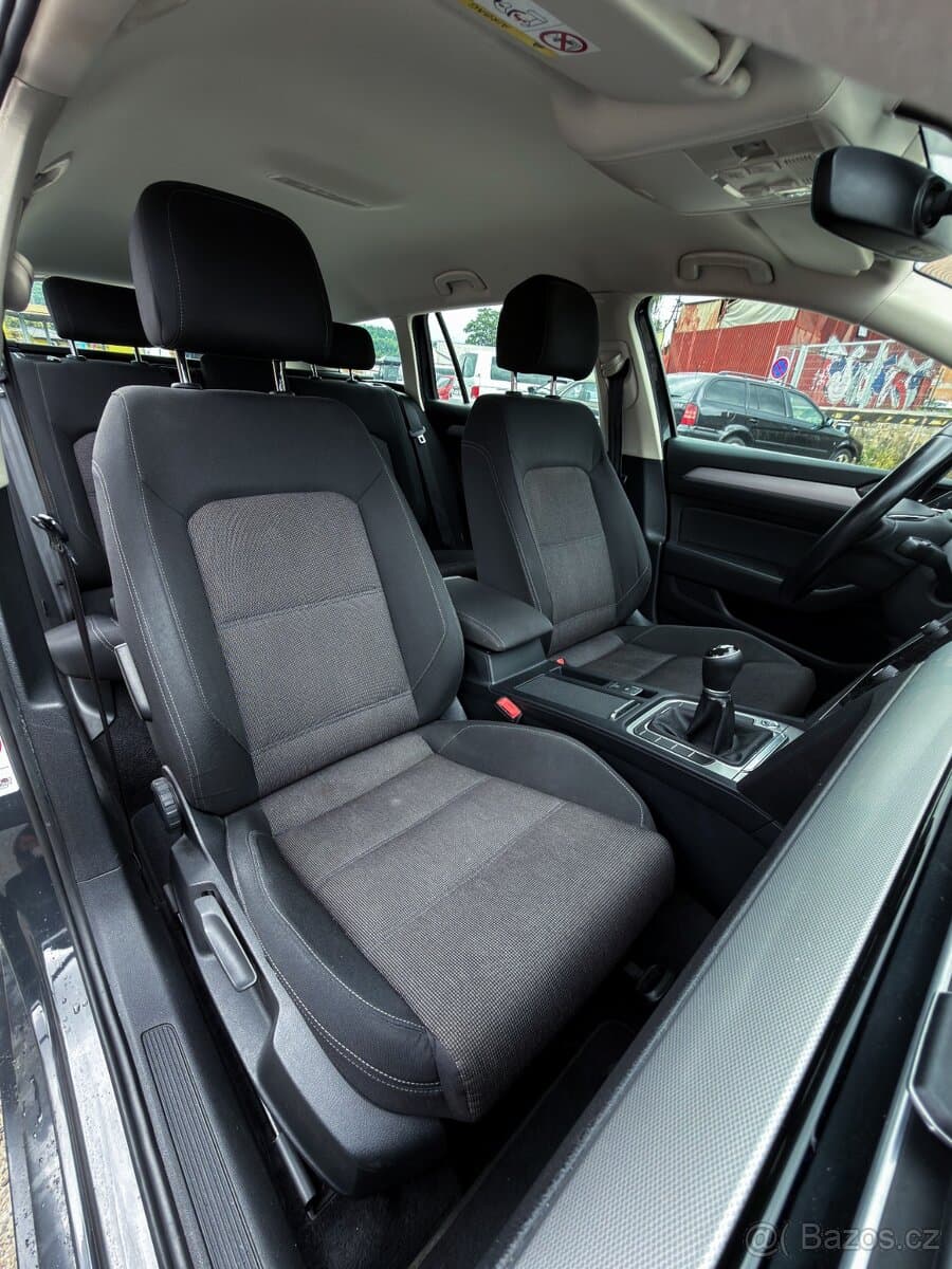 2018 Volkswagen PASSAT - 15