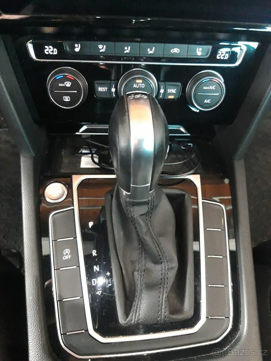 2019 Volkswagen PASSAT - 15