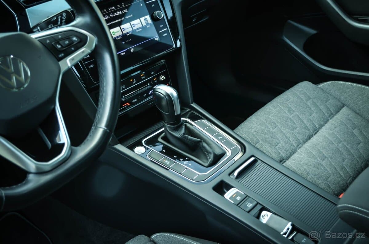 2023 Volkswagen PASSAT - 15