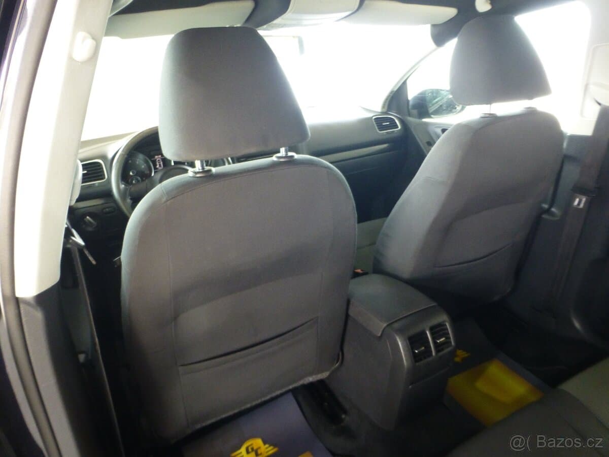 2011 Volkswagen GOLF - 15