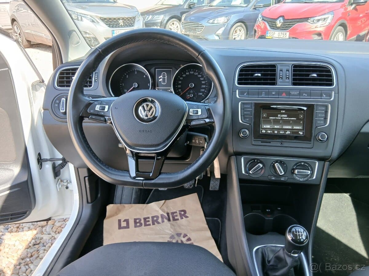 2015 Volkswagen POLO - 15