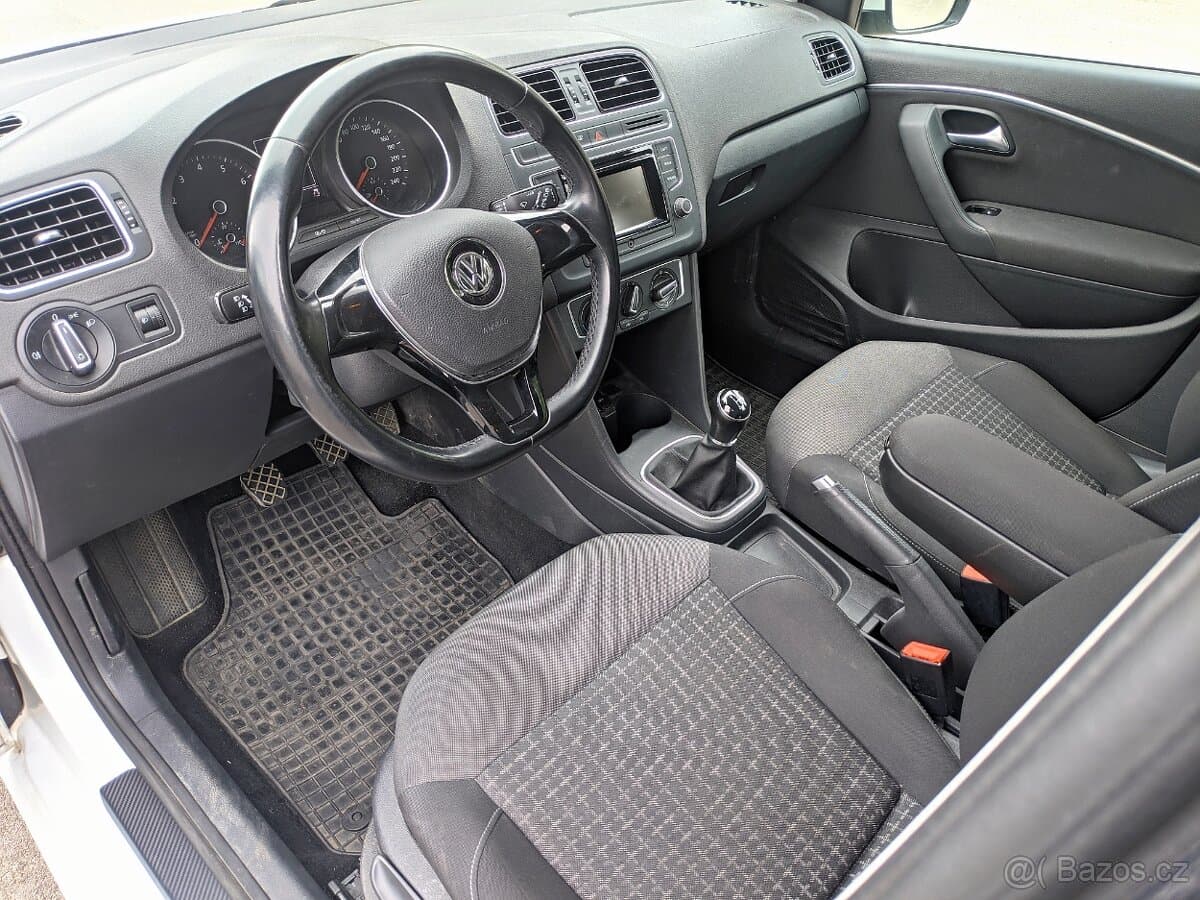 2016 Volkswagen POLO - 15