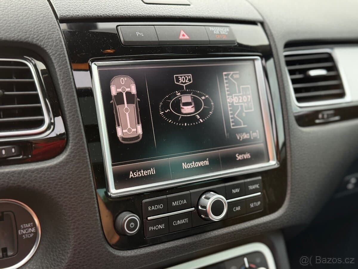2011 Volkswagen TOUAREG - 15