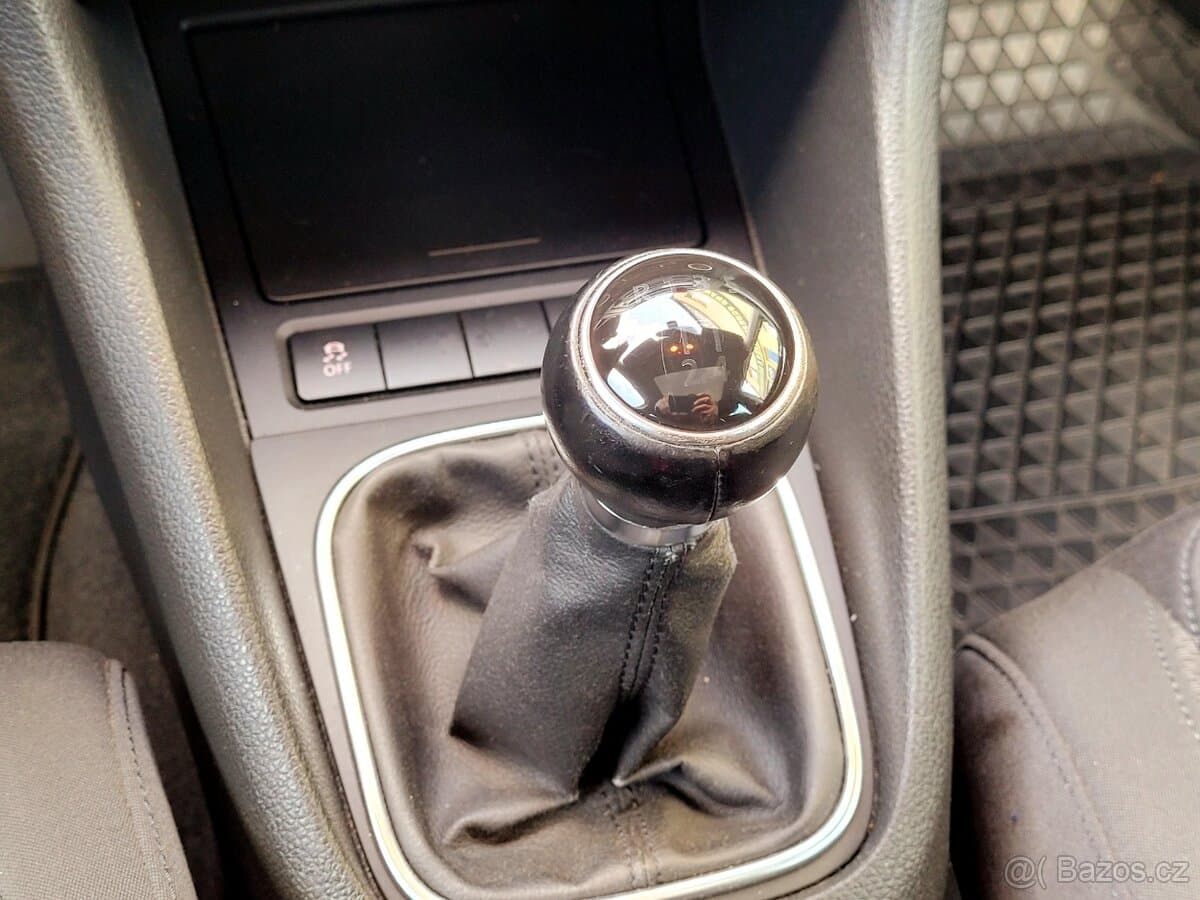 2010 Volkswagen GOLF - 15