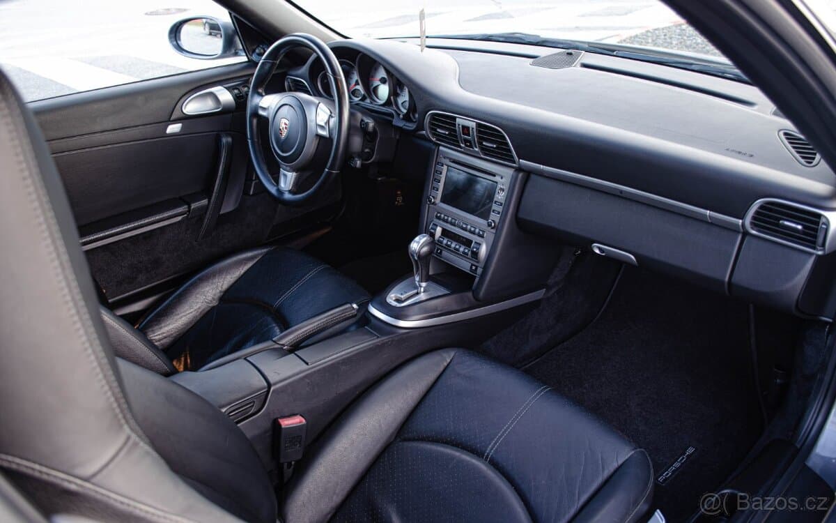 2005 Porsche 911 - 15