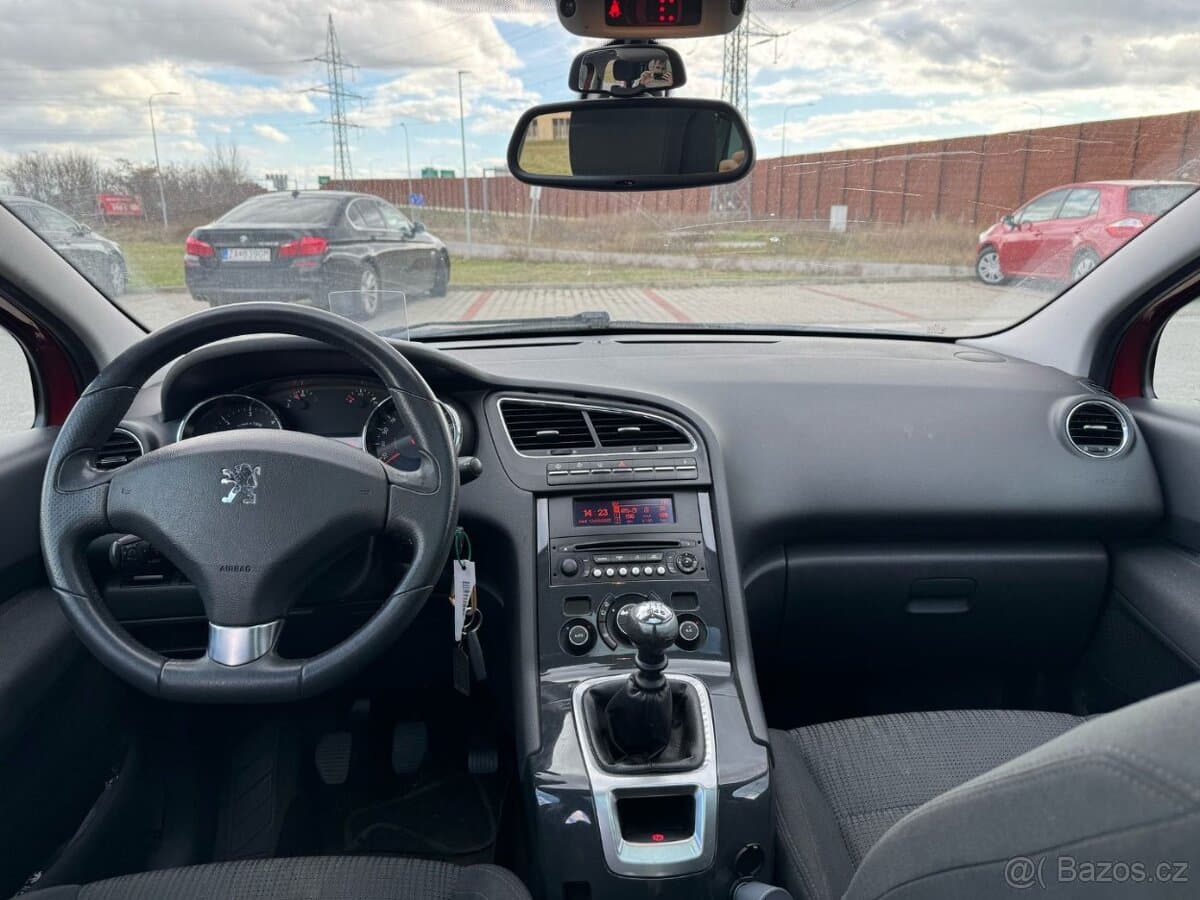 2012 Peugeot 5008 - 15