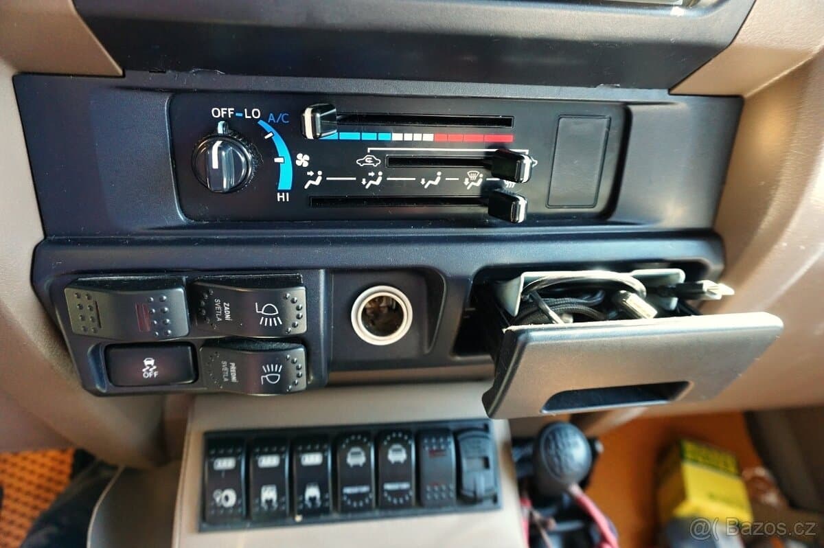 2020 Toyota LAND CRUISER - 15
