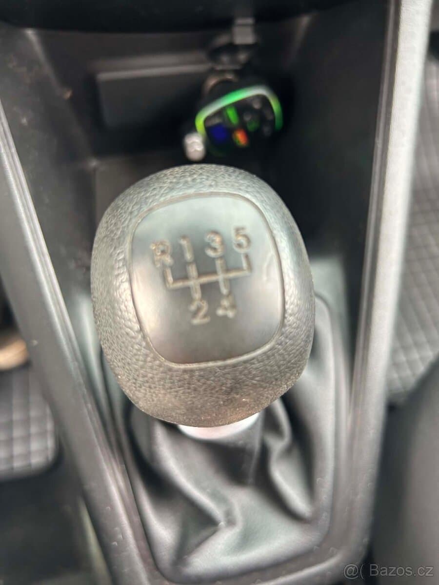 2011 Kia VENGA - 15