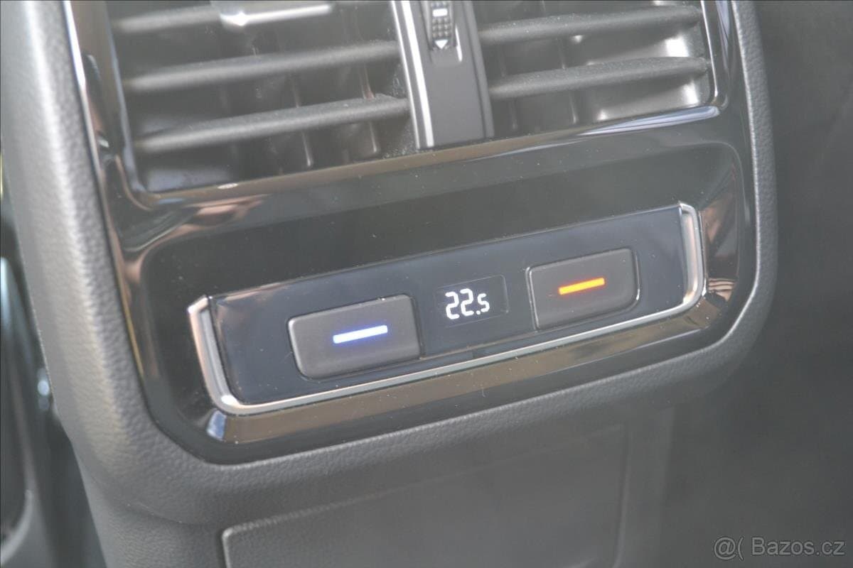 2019 Volkswagen PASSAT - 15