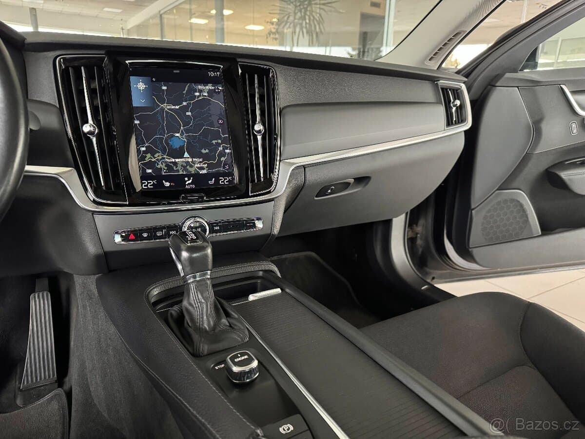 2017 Volvo S90 - 15