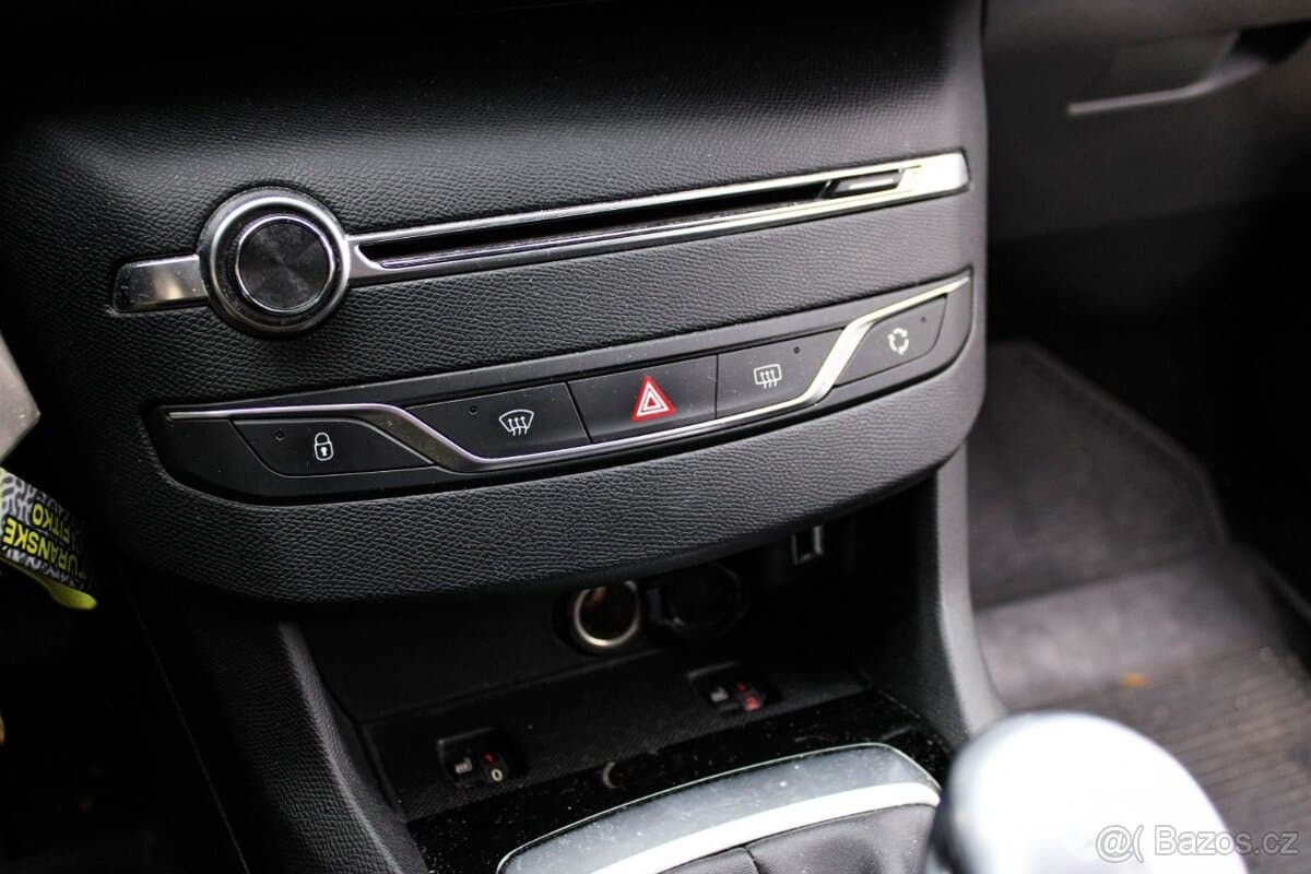 2018 Peugeot 308 - 15