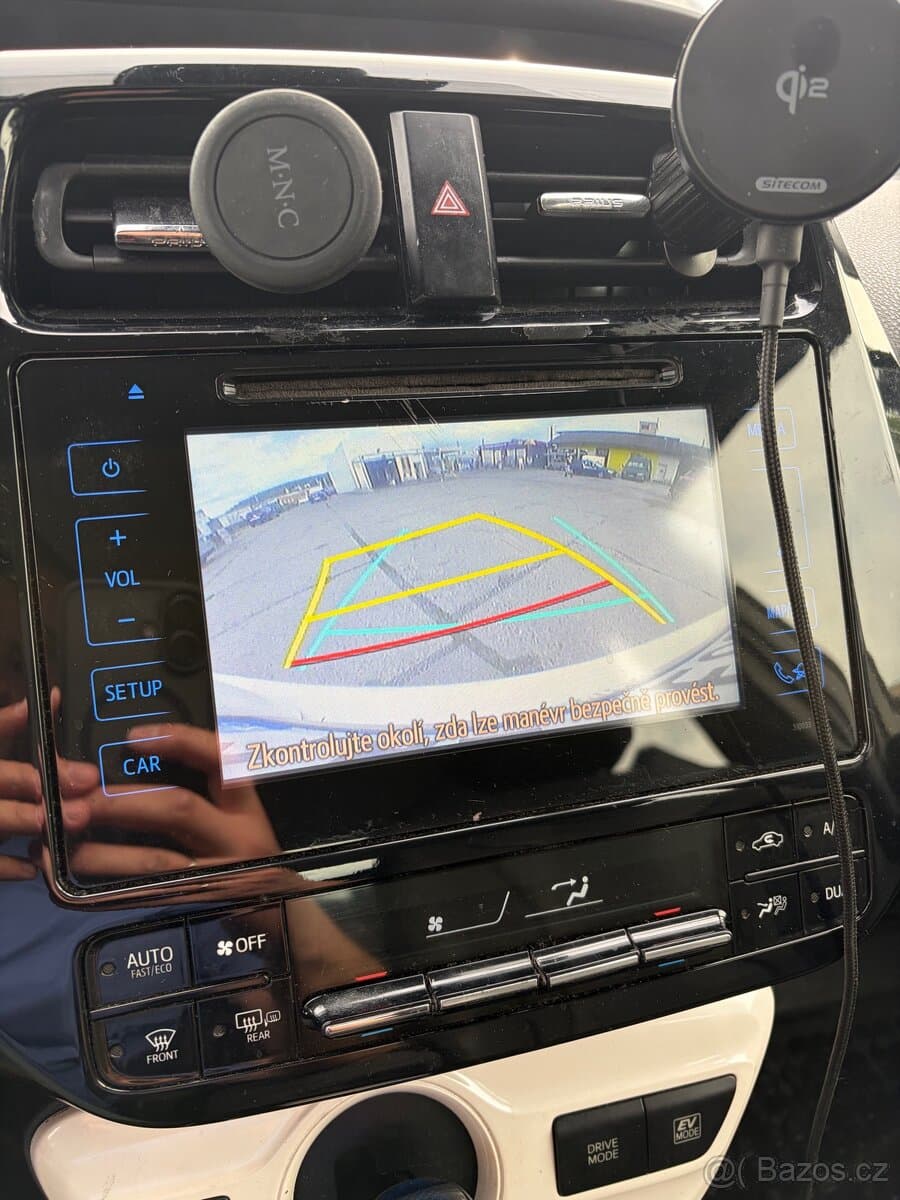 2018 Toyota PRIUS - 15