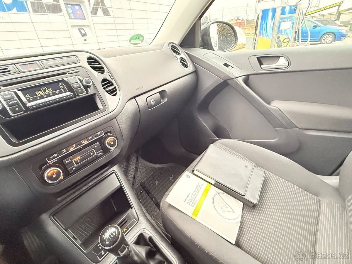 2012 Volkswagen TIGUAN - 15