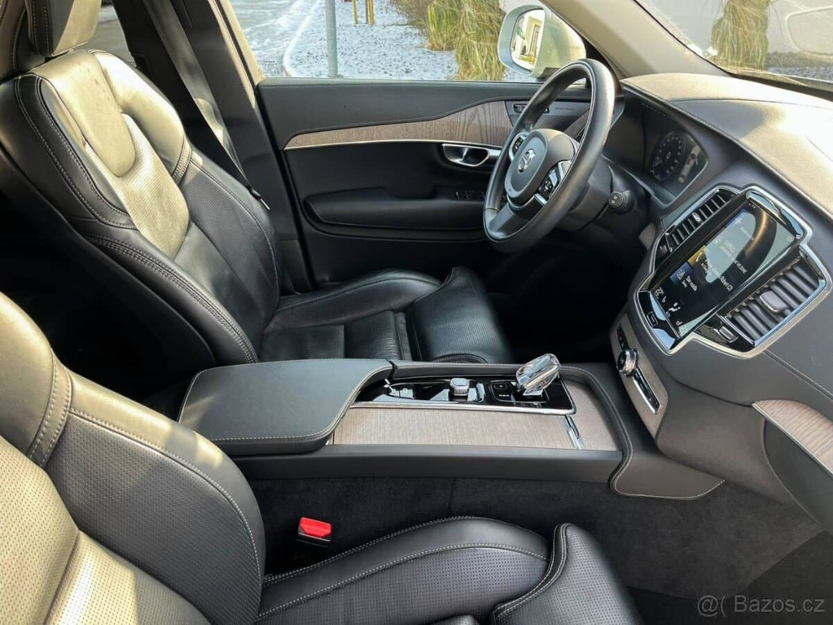 2022 Volvo XC90 - 15