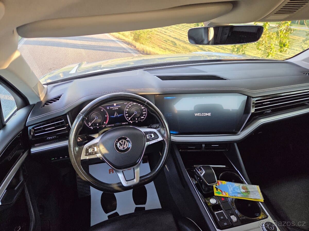2018 Volkswagen TOUAREG - 15