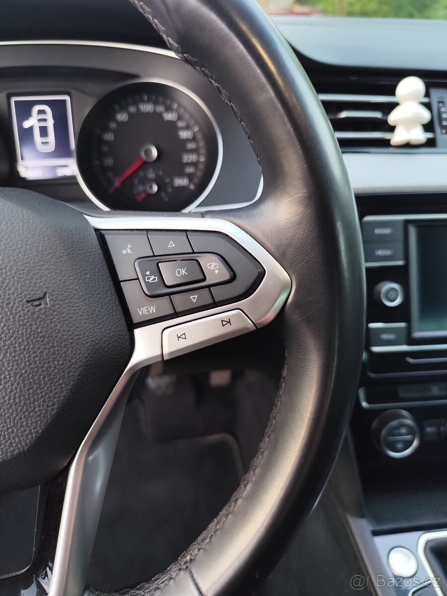 2019 Volkswagen PASSAT - 15